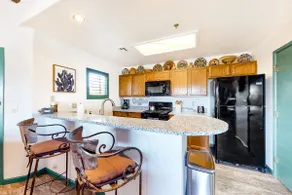 Stylish 2BR Mountainview | Patio | W/D - Image 4