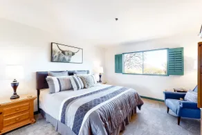 Stylish 2BR Mountainview | Patio | W/D - Image 5