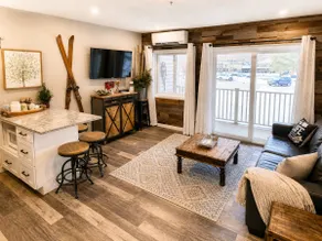 Renovated 1 Bedroom Sleeps 5 Mountain Views Indoor Pool Near Loon - Image 5
