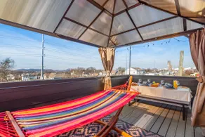 Nashville Apartment: Private Deck & Free Parking - Image 2