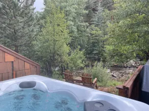 River Front! New Remodel - Hot Tub! 3 min to RMNP - Image 3