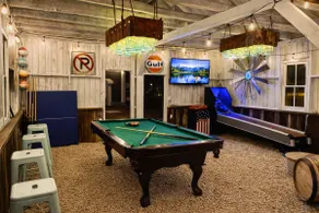 Game Barn! Next to Central Park! 2 Blocks 2 Beach/Resturants/Shops - Image 2