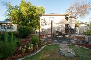 Vintage 2 BR Home near Downtown and Trails - Image 3