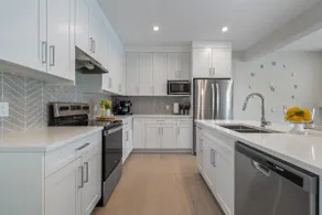 Modern 3Br Altadore Home, Near Downtown - Image 2