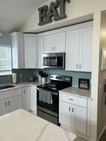 Canal Front Cottage - Family & Pet Friendly! - Image 5