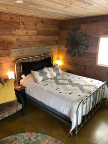 Milda’s She Shed (Cozy Cabin) - Image 2