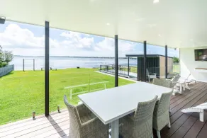 On The Corso - Sun-soaked Serenity with Lake Access - Image 3