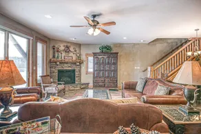 3BR Mountainview | Balcony | Washer/Dryer - Image 4