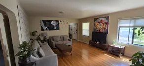 Art filled Vallejo family home - Image 5