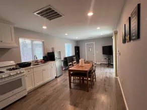 2Bed+2Bath Town Home, Back unit - Image 2
