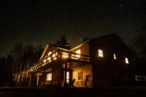Escape to ADK Camp Cardinal: Your Adirondack Luxury Retreat Awaits! - Image 3
