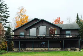 Escape to ADK Camp Cardinal: Your Adirondack Luxury Retreat Awaits! - Image 4