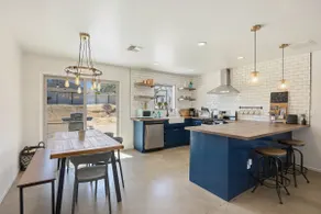 Cosmic Rabbit - Family Fun With Hot Tub!! 3 Bedroom Home by RedAwning - Image 3