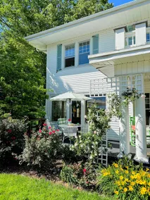 Lakeshore Charmer - Image 2