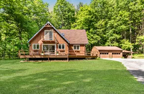 Cozy chalet w/ deck, fire pit, by Hudson & hiking - Image 5