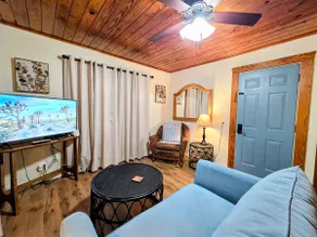 #07 - Lakeview One Bedroom Cottage-Pet Friendly - Image 5