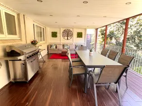 Comfy & convenient, 5 mins walk to train stations - Image 4