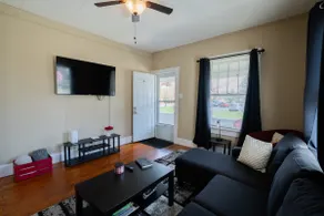 College Street Cottage - Image 4