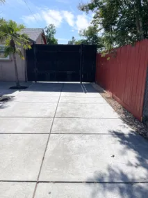 2Bd, 1.5Bath in Central location, secured parking - Image 4