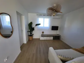 50 m² independent accommodation with parking - Image 3