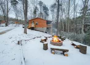 Hiker’s Hideaway | Hot Tub • Fire Place • Pets - Image 3