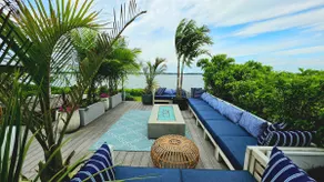 Hamptons Waterfront Escape/ Hot Tub/ Resort Style - Image 3