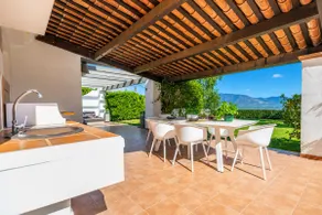 Familienorientiertes Apartment mit Grill, Pool und Terrasse | Bergblick - Image 4