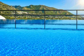 Familienorientiertes Apartment mit Grill, Pool und Terrasse | Bergblick - Image 3