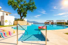 Familienorientiertes Apartment mit Grill, Pool und Terrasse | Bergblick - Image 2