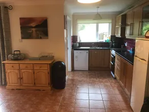 Free pool/ Family friendly home 3 min walk to town - Image 5