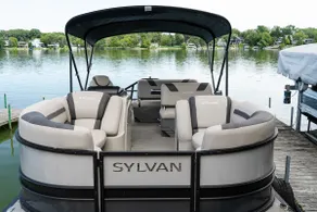 Lakefront Retreat Sleeps 12, Hot Tub, Boats, 1Gig Fibre, Pets, Wilmot Ski - Image 4