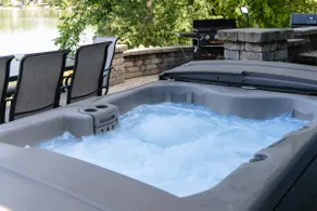 Lakefront Retreat Sleeps 12, Hot Tub, Boats, 1Gig Fibre, Pets, Wilmot Ski - Image 3