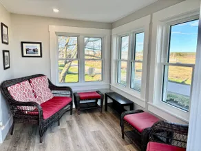 Cove-front Getaway - Image 2
