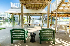 Anchor Down - Beautiful Decor, Direct Waterfront with Boat Slip and Beach Entrance Nearby! - Image 5