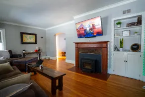 4BR UNL East Campus Historic Home | Sleeps 8 | 3–4 Parking | Pergola + Porch - Image 3