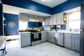 4BR UNL East Campus Historic Home | Sleeps 8 | 3–4 Parking | Pergola + Porch - Image 2