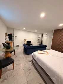 Home Suite Home - Image 5