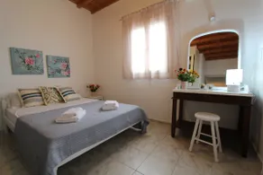 Villa Rouvis with outdoor Hot Tub - Image 4