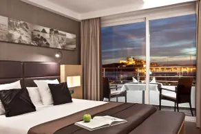 Frontal Sea View Deluxe Room at Hotel OD Ocean Dri - Image 3