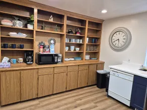 Renovated home on 1 level. Wrapping porch - Image 5
