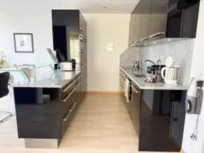 Bright, air-conditioned apartment near the airport and city - Image 5