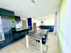 Bright, air-conditioned apartment near the airport and city - Image 3
