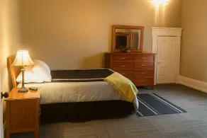 Suite 3 Eighteen - Image 4