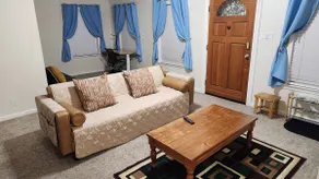Comfortable Luxury Home in Stockton - Image 2