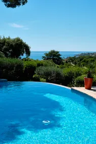 400m from the sea, Villa with splendid sea view, heated infinity pool - Image 2