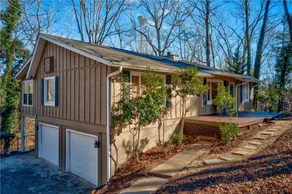 Lanier Cove House - Waterfront Lakehouse with Dock on private cove! - Image 4