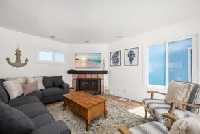 2 Story Oceanfront Patio and Ocean Views on 59th St - Image 3