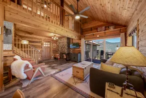Purgtopia | Steps to Lift | 🏔Views | Pool/Hot Tub - Image 4