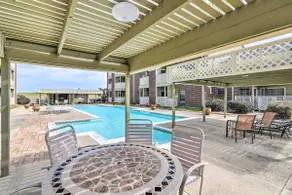 < 1 Mi to Stewart Beach: Gem in East End Galveston - Image 3