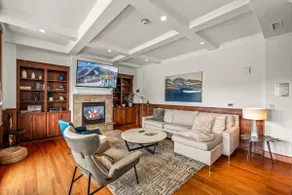 The Victoria Downtown | Prime Downtown Location | Pet Friendly - Image 4